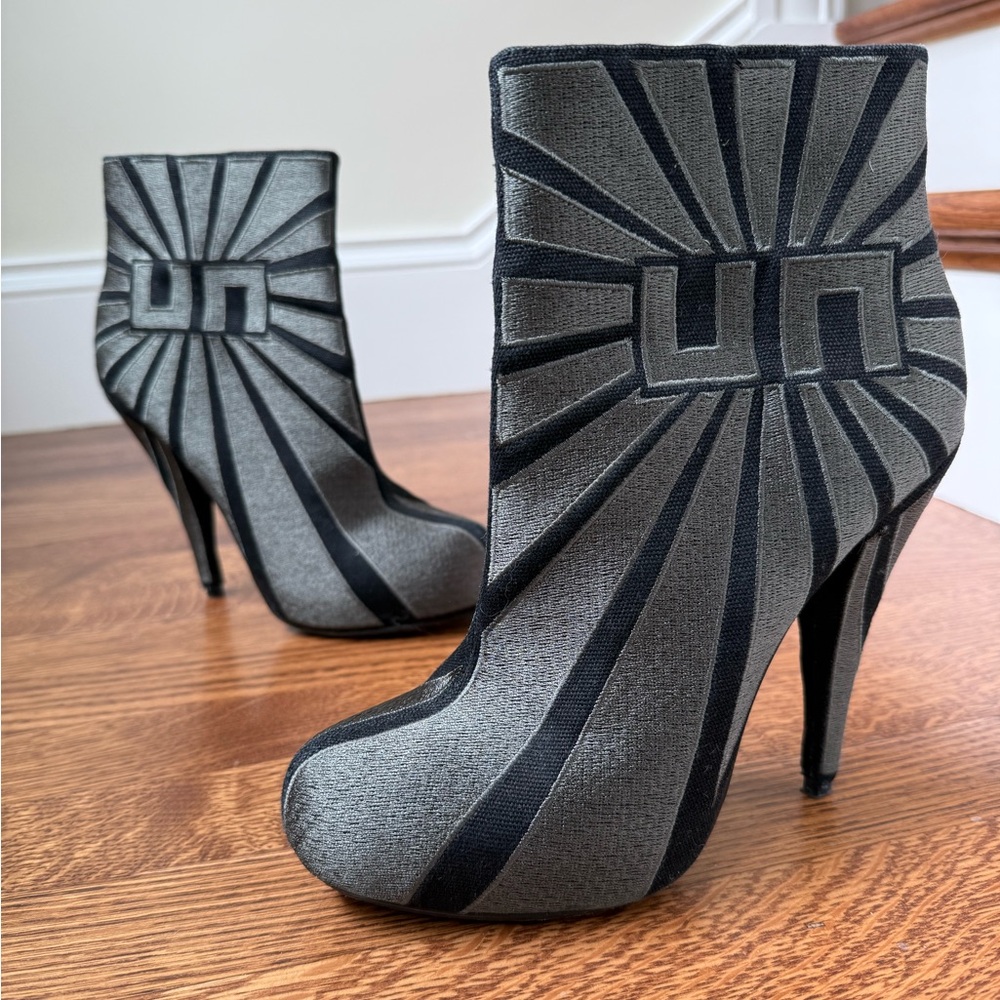 UNITED‎ NUDE Modern Avant Garde Stiletto Heels Booties Art to Wear Striped 38